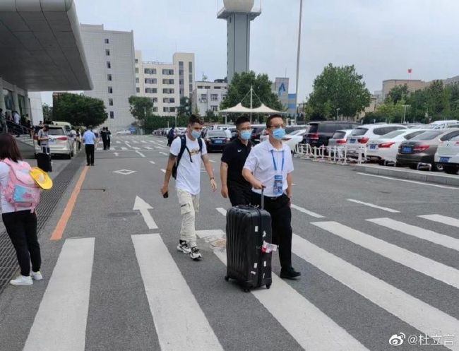 该片场景宏大,在充满话题和纷争的;金三角地区,上演一场;富二代对阵;东南亚F4的爆笑;营救,;枪林弹雨间,见证;露水情缘与;兄弟义气的多次;反转,让人捧腹不已,笑中带泪